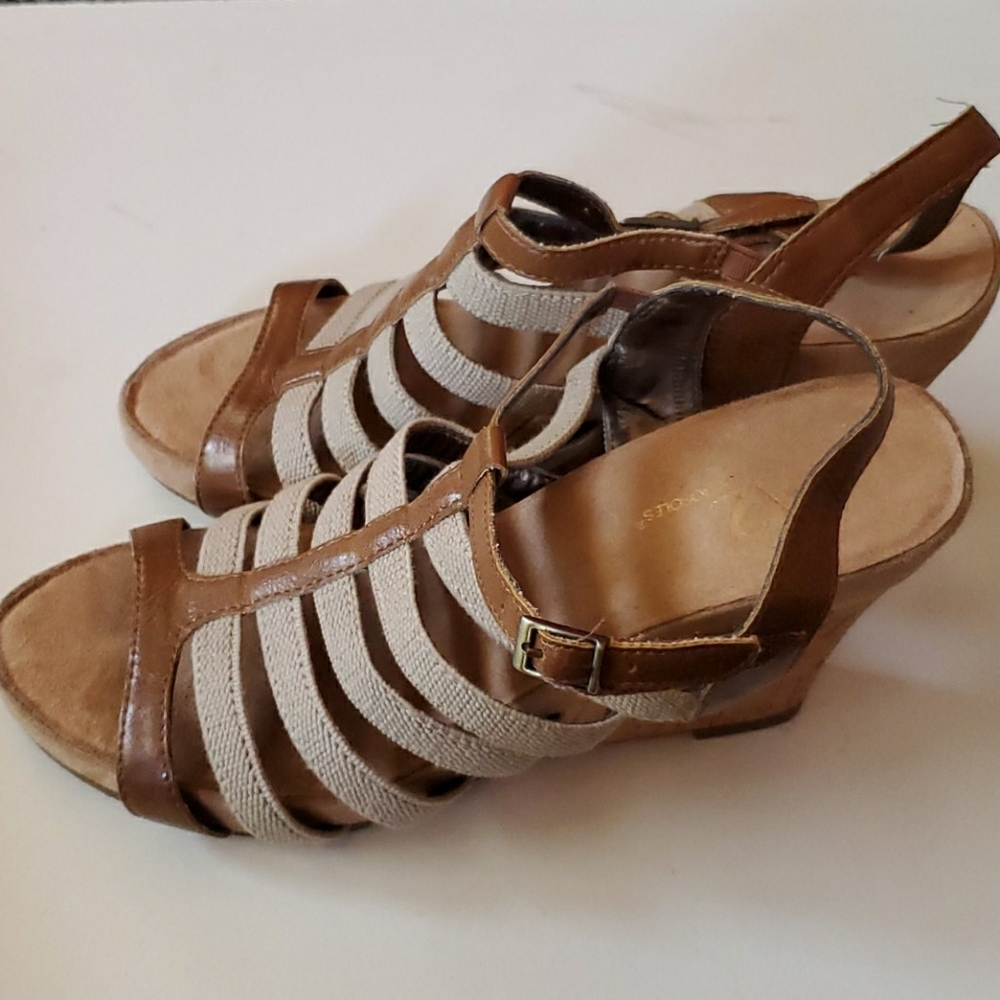 Size 7 Aerosoles wedge heel